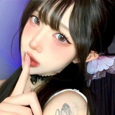 村主任和他的女友